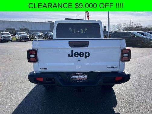 Bright White Clearcoat 2026 Jeep Gladiator Sport