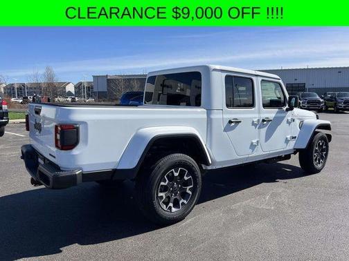 Bright White Clearcoat 2026 Jeep Gladiator Sport