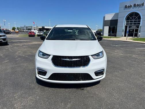 Bright White Clearcoat 2025 Chrysler Pacifica Select