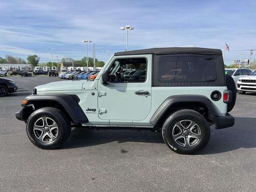 Earl Clearcoat 2023 Jeep Wrangler Sport