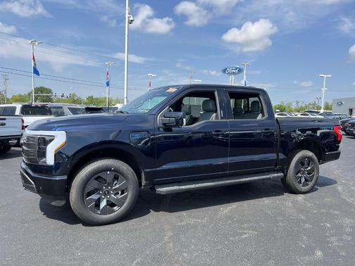 2025 Ford F-150 Lightning LARIAT