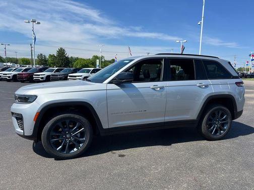 Silver Zynith 2026 Jeep Grand Cherokee Limited