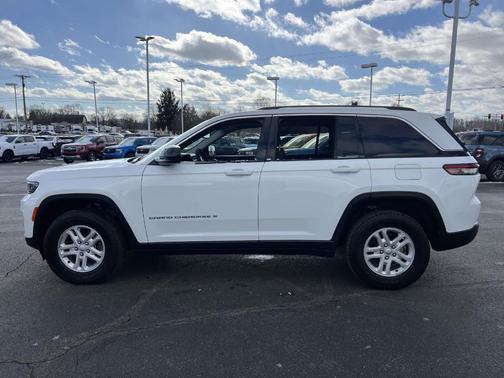 2023 Jeep Grand Cherokee Laredo