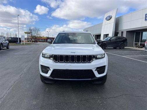 2023 Jeep Grand Cherokee Laredo