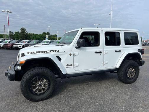 Bright White Clearcoat 2023 Jeep Wrangler Rubicon 392