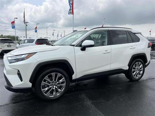 2022 Toyota RAV4 XLE Premium