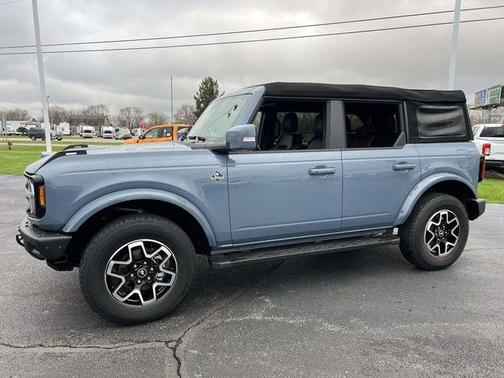 Azure Gray Metallic 2024 Ford Bronco Outer Banks