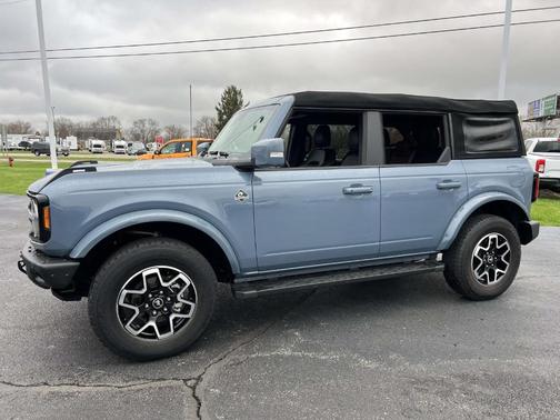 2024 Ford Bronco Outer Banks