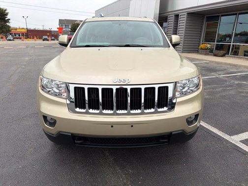 White Gold Clearcoat 2011 Jeep Grand Cherokee Laredo