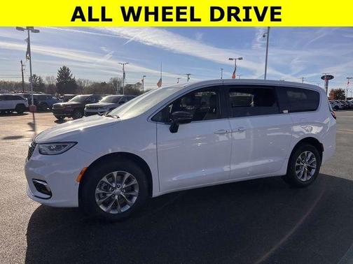Bright White Clearcoat 2026 Chrysler Pacifica Select