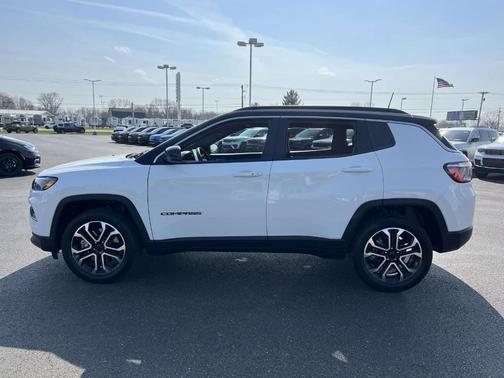 Bright White Clearcoat 2023 Jeep Compass Limited