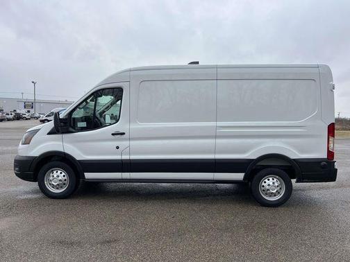 Oxford White 2026 Ford Transit-250 148 WB Medium Roof Cargo