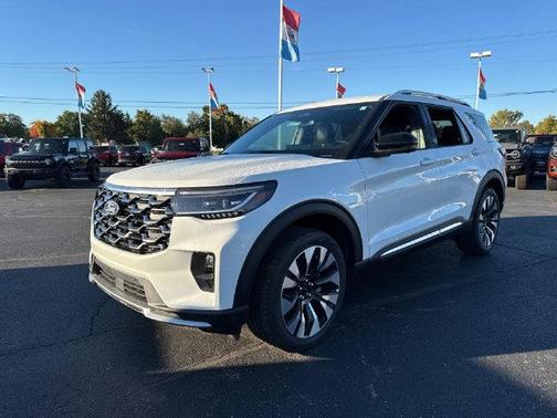 Star White 2027 Ford Explorer Platinum
