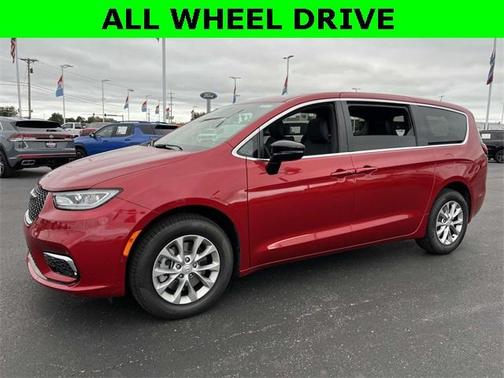 2025 Chrysler Pacifica Select