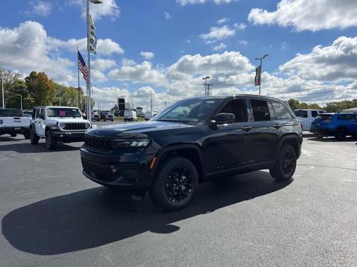 2025 Jeep Grand Cherokee Laredo