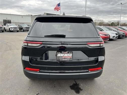 2025 Jeep Grand Cherokee Laredo