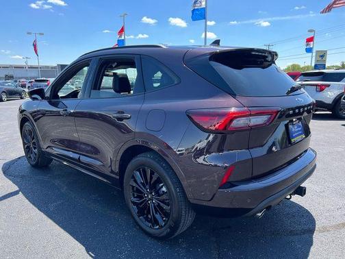 Cinnabar Red 2023 Ford Escape ST-Line Elite
