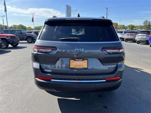2023 Jeep Grand Cherokee L Laredo