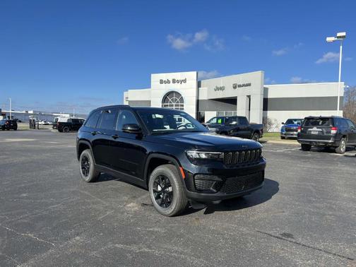 2025 Jeep Grand Cherokee Laredo