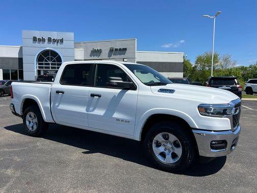 Bright White Clearcoat 2026 RAM 1500 Big Horn/Lone Star
