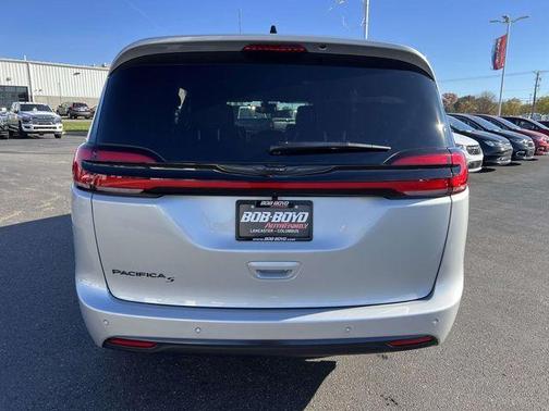 Silver Mist Clearcoat 2026 Chrysler Pacifica Select