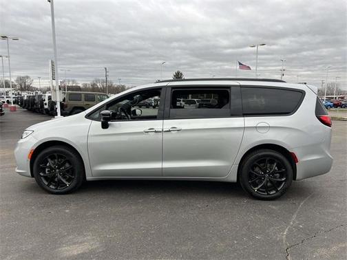 2026 Chrysler Pacifica Limited