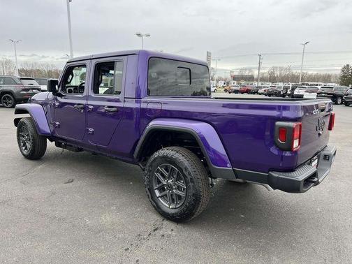 REIGN 2026 Jeep Gladiator Sport