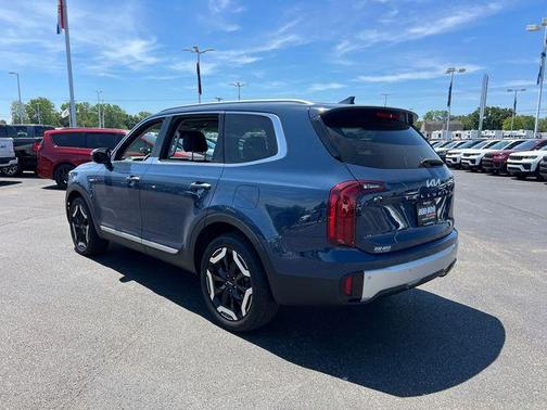 Midnight Black 2024 Kia Telluride S