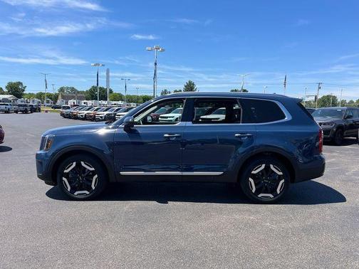 Midnight Black 2024 Kia Telluride S