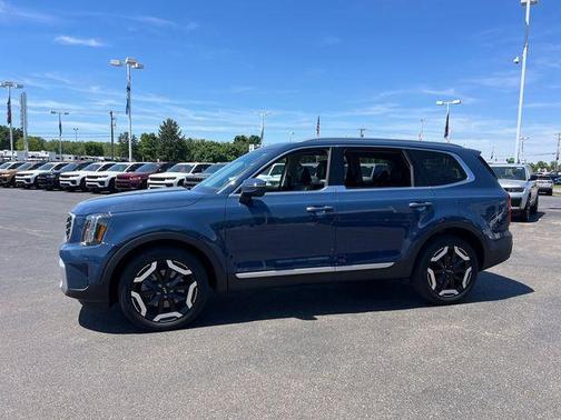 Midnight Black 2024 Kia Telluride S