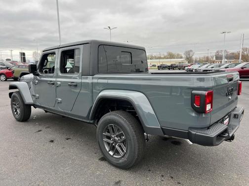2025 Jeep Gladiator Sport