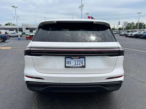 White Platinum Clearcoat Metallic 2024 Lincoln Nautilus Premiere