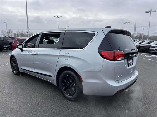 2026 Chrysler Voyager LX