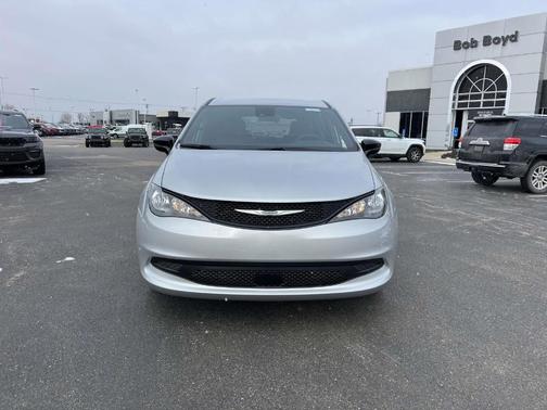 2026 Chrysler Voyager LX