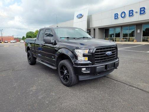 Photo 1 of 22 of 2017 Ford F-150 XLT