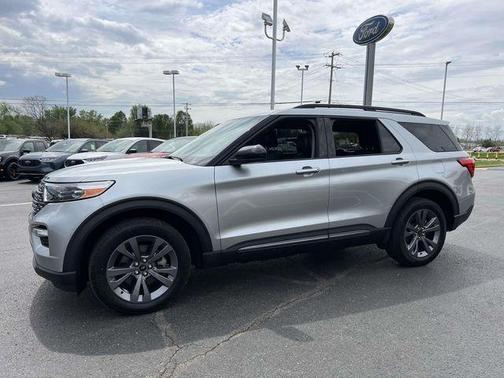 Silver Metallic 2023 Ford Explorer XLT