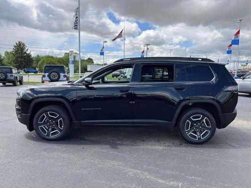 Diamond Black 2026 Jeep Cherokee LAREDO/LIMITED