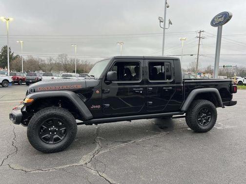 Black Clearcoat 2022 Jeep Gladiator Mojave
