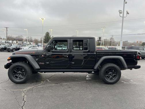 Black Clearcoat 2022 Jeep Gladiator Mojave