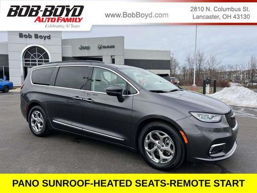 Granite Crystal Clearcoat Metallic 2023 Chrysler Pacifica Limited