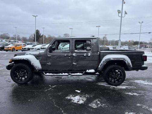 2025 Jeep Gladiator Sport