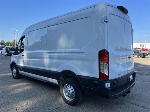 2025 Ford Transit-250 148 WB Medium Roof Cargo