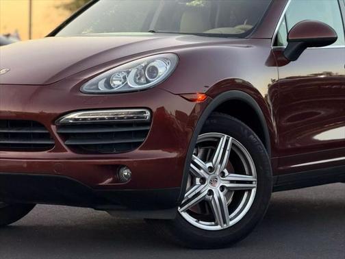 2011 Porsche Cayenne Hybrid S