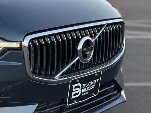 2018 Volvo XC60 Recharge Plug-In Hybrid T8 Inscription