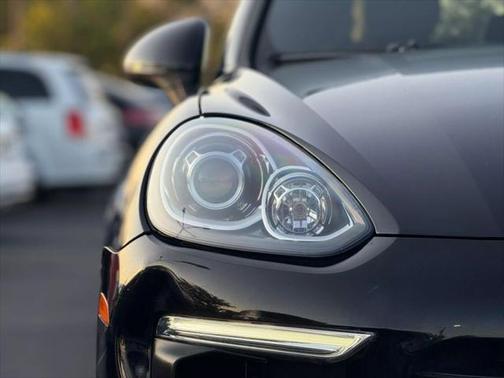 2016 Porsche Cayenne Base