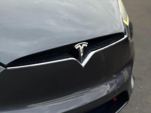 2017 Tesla Model X 90D