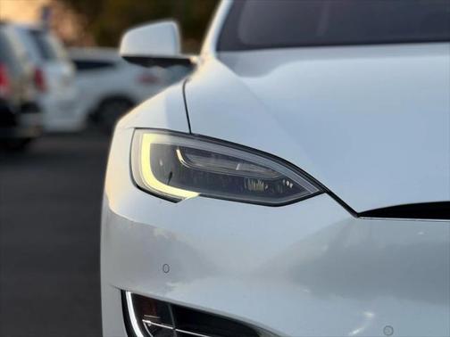 2016 Tesla Model S 90D
