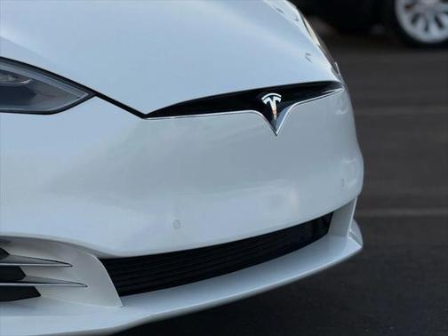 2016 Tesla Model S 90D