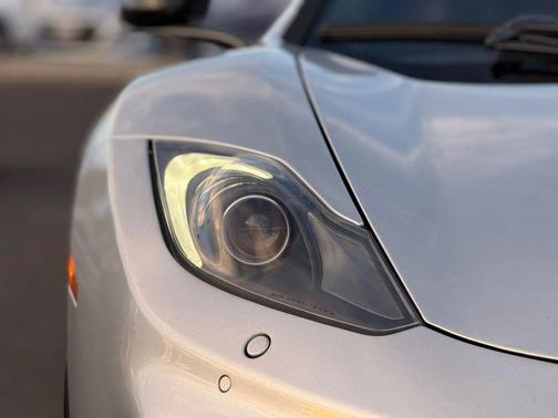 2012 McLaren MP4-12C Base