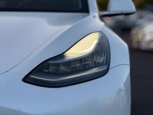 2019 Tesla Model 3 Mid Range